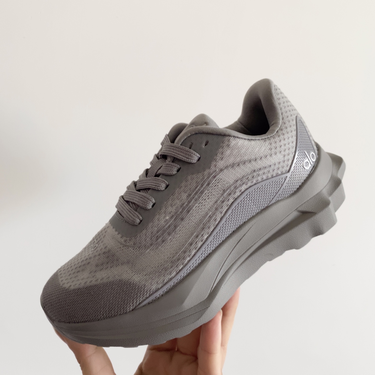 图片[7]-alo yoga Alo Runner 舒适柔软透气童鞋儿童运动鞋跑步鞋 28-37 透气性鞋面 舒适不闷脚☁️ 耐磨防滑轻便大底，脚感超赞👍🏻-选品中心