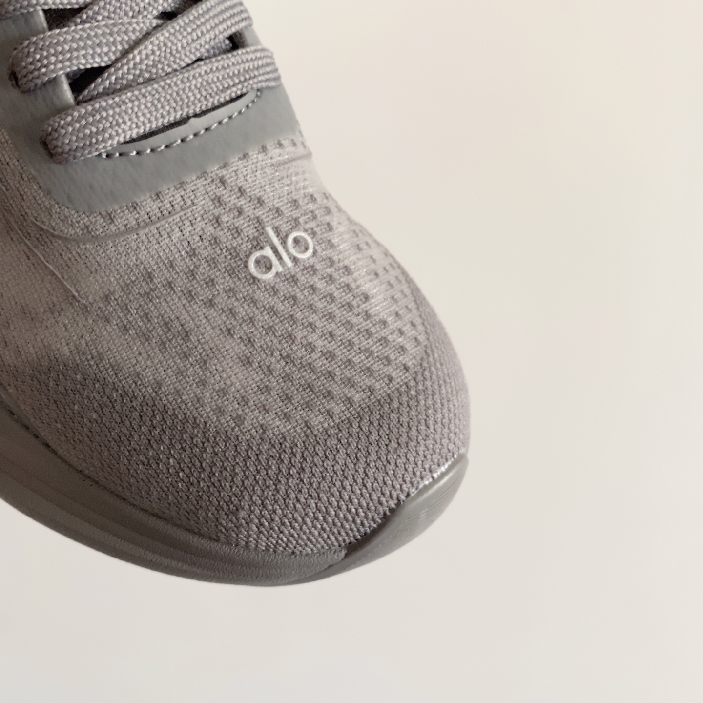 图片[4]-alo yoga Alo Runner 舒适柔软透气童鞋儿童运动鞋跑步鞋 28-37 透气性鞋面 舒适不闷脚☁️ 耐磨防滑轻便大底，脚感超赞👍🏻-选品中心