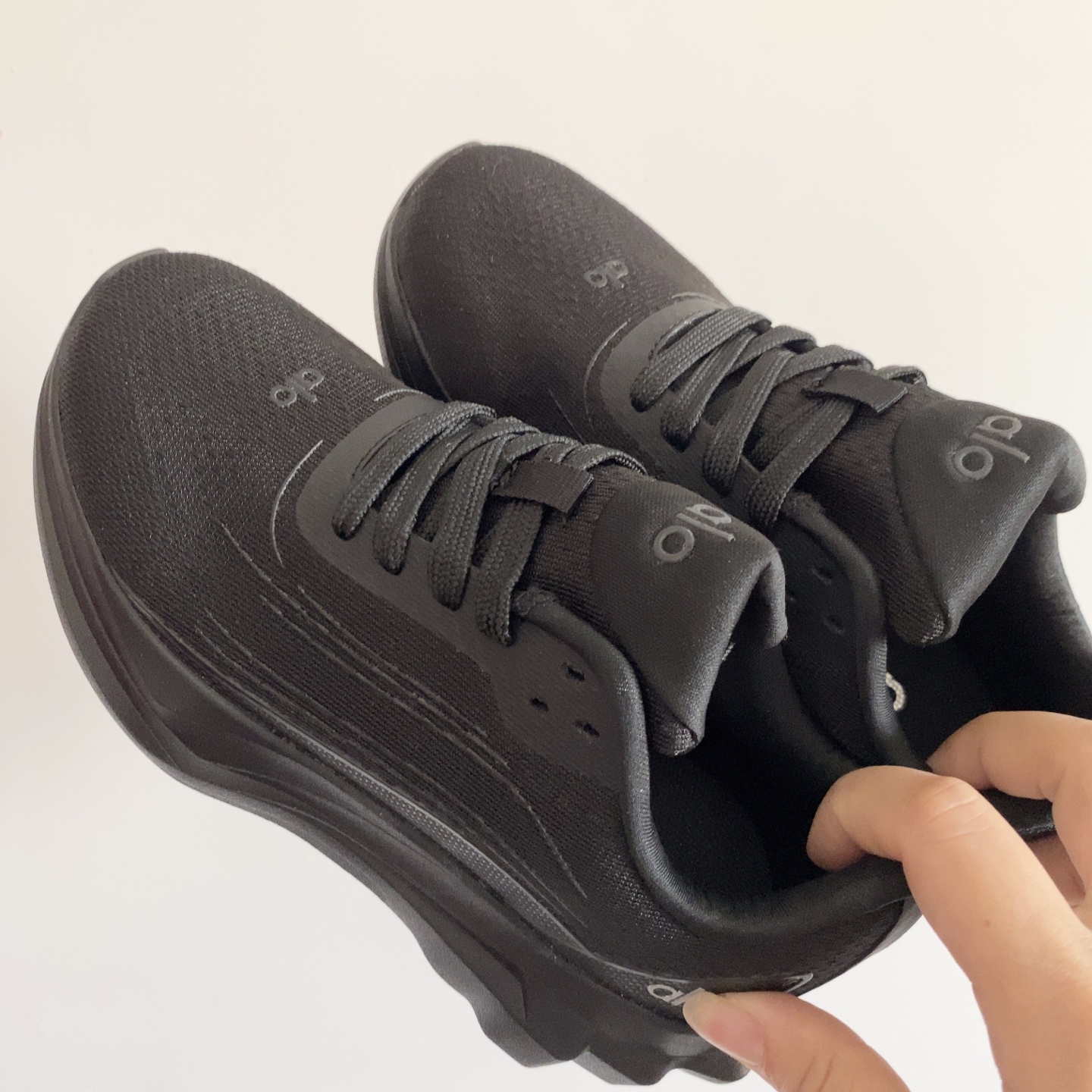 图片[5]-alo yoga Alo Runner 舒适柔软透气童鞋儿童运动鞋跑步鞋 28-37 透气性鞋面 舒适不闷脚 耐磨防滑轻便大底，脚感超赞-选品中心