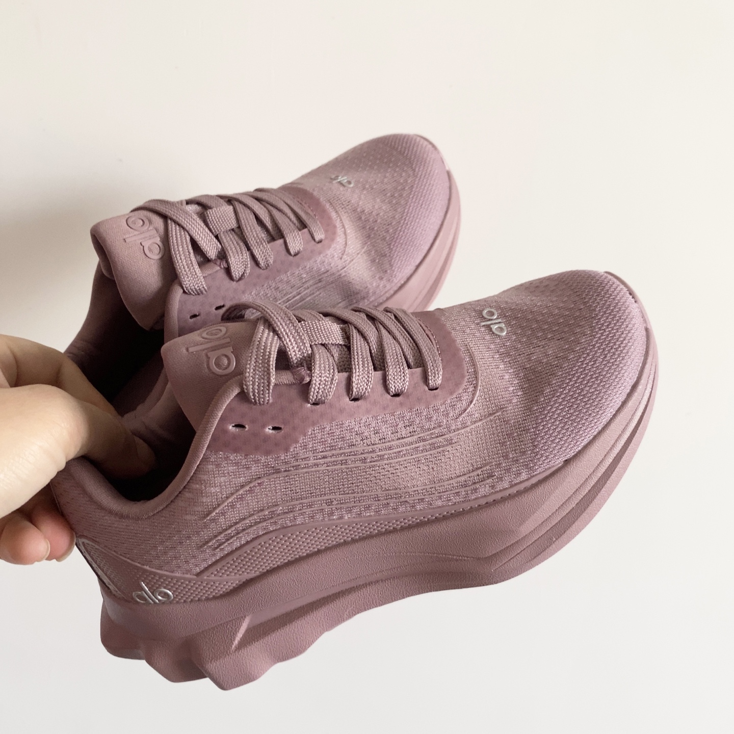 图片[2]-alo yoga Alo Runner 舒适柔软透气童鞋儿童运动鞋跑步鞋 28-37 透气性鞋面 舒适不闷脚 耐磨防滑轻便大底，脚感超赞-选品中心