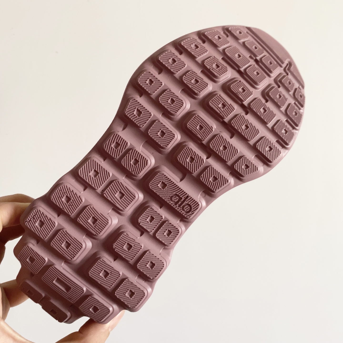 图片[9]-alo yoga Alo Runner 舒适柔软透气童鞋儿童运动鞋跑步鞋 28-37 透气性鞋面 舒适不闷脚 耐磨防滑轻便大底，脚感超赞-选品中心