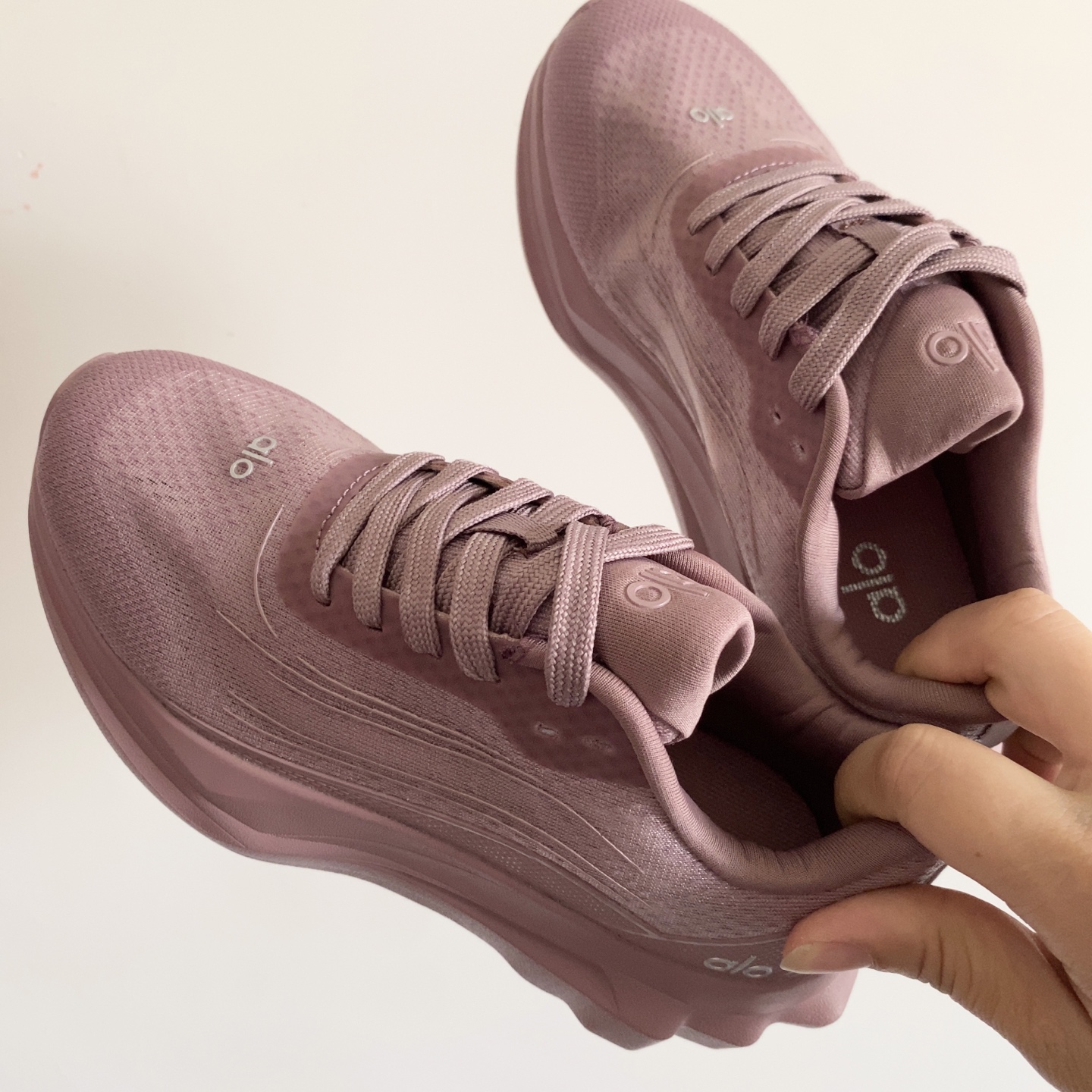 图片[5]-alo yoga Alo Runner 舒适柔软透气童鞋儿童运动鞋跑步鞋 28-37 透气性鞋面 舒适不闷脚 耐磨防滑轻便大底，脚感超赞-选品中心