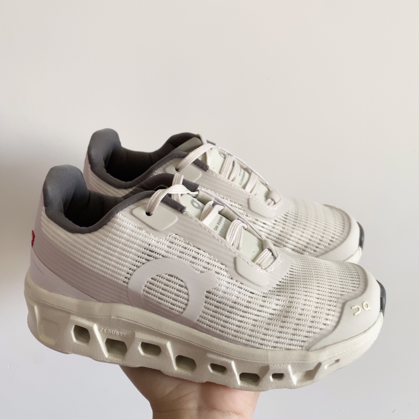 昂跑鞋带儿童运动鞋 小众的昂跑品牌🆕 穿上就会爱上❤️ 鞋带设计，穿脱超方便✌🏻 透气舒适鞋面，质感满满💯 28--37-选品中心