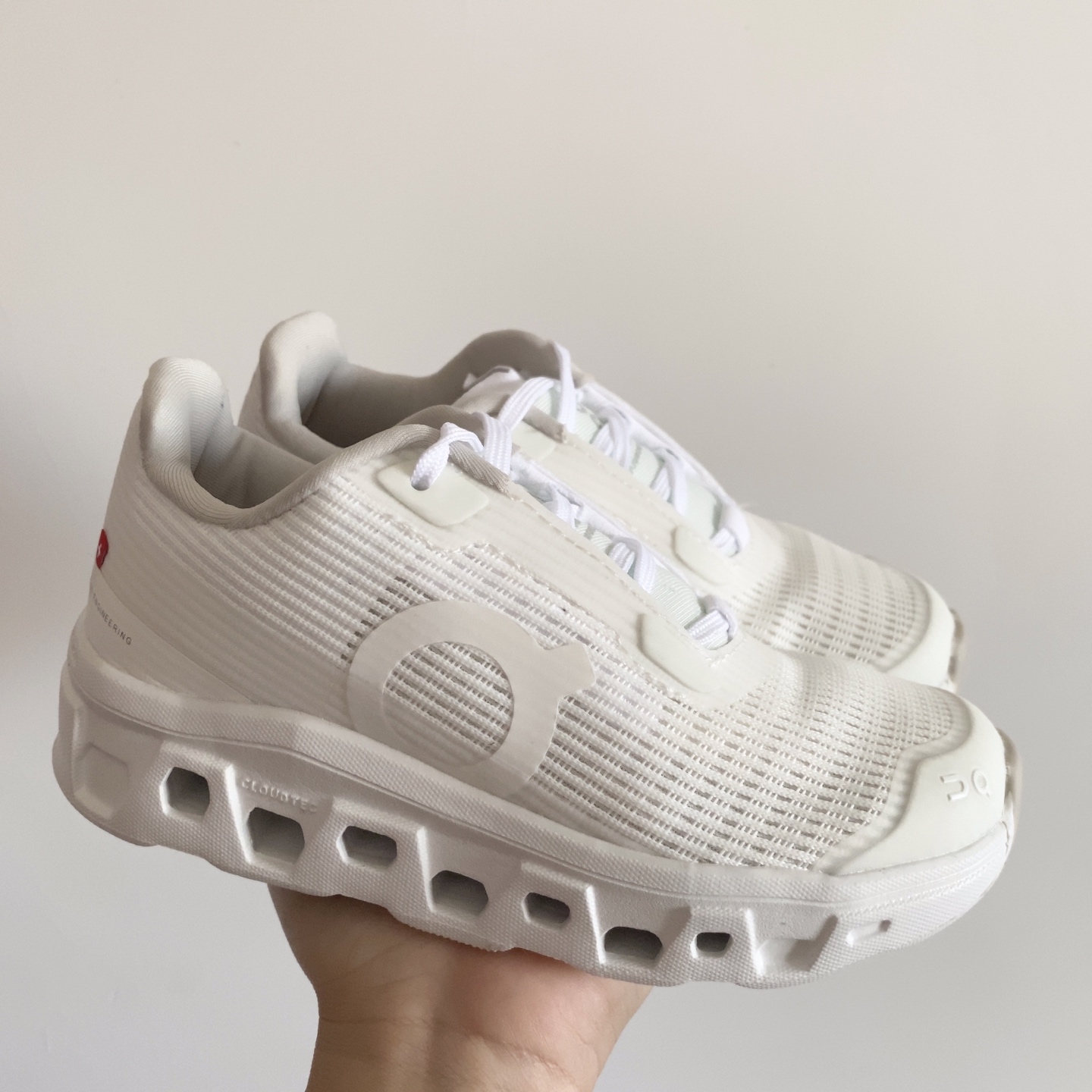 昂跑鞋带儿童运动鞋 小众的昂跑品牌🆕 穿上就会爱上❤️ 鞋带设计，穿脱超方便✌🏻 透气舒适鞋面，质感满满💯 28--37-选品中心