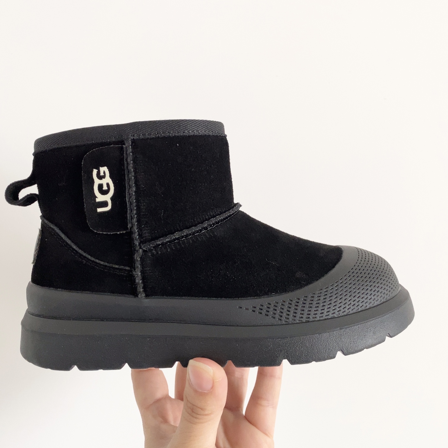 图片[4]-UGG儿童中帮防滑雪地靴 💲 经典UGG明星款式 高帮款式设计，保暖防风 羊毛一体系列，质感满满 橡胶耐磨防滑大底，脚感超赞-选品中心