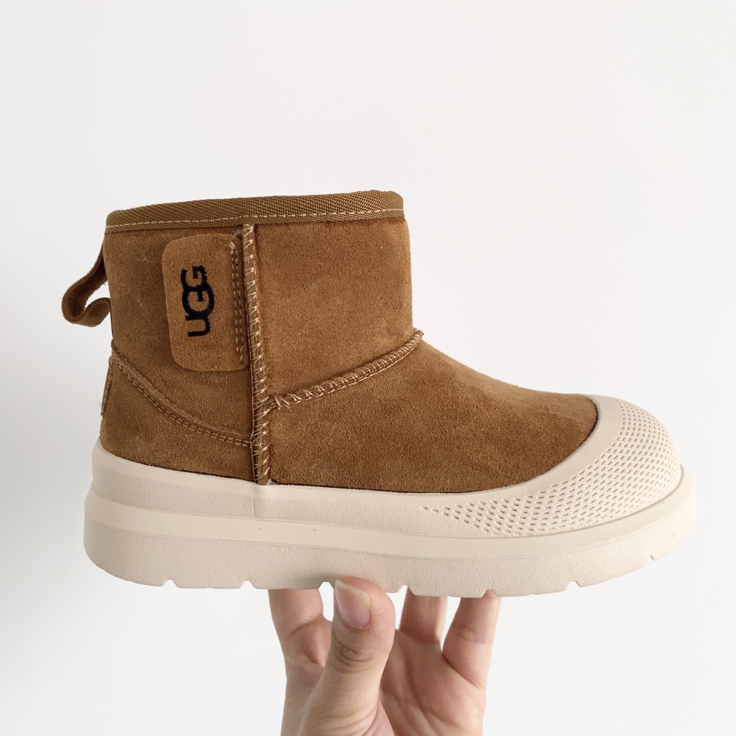 图片[4]-UGG儿童中帮防滑雪地靴 💲 经典UGG明星款式 中帮款式设计，保暖防风 羊毛一体系列，质感满满 橡胶耐磨防滑大底，脚感超赞-选品中心