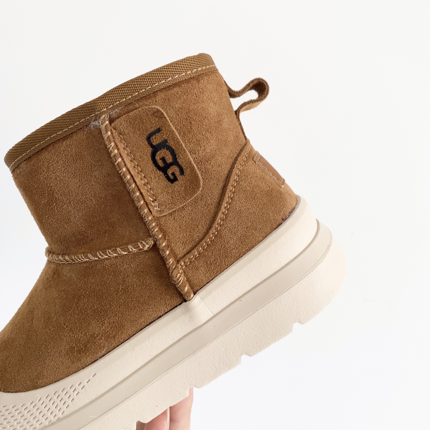 图片[6]-UGG儿童中帮防滑雪地靴 💲 经典UGG明星款式 中帮款式设计，保暖防风 羊毛一体系列，质感满满 橡胶耐磨防滑大底，脚感超赞-选品中心