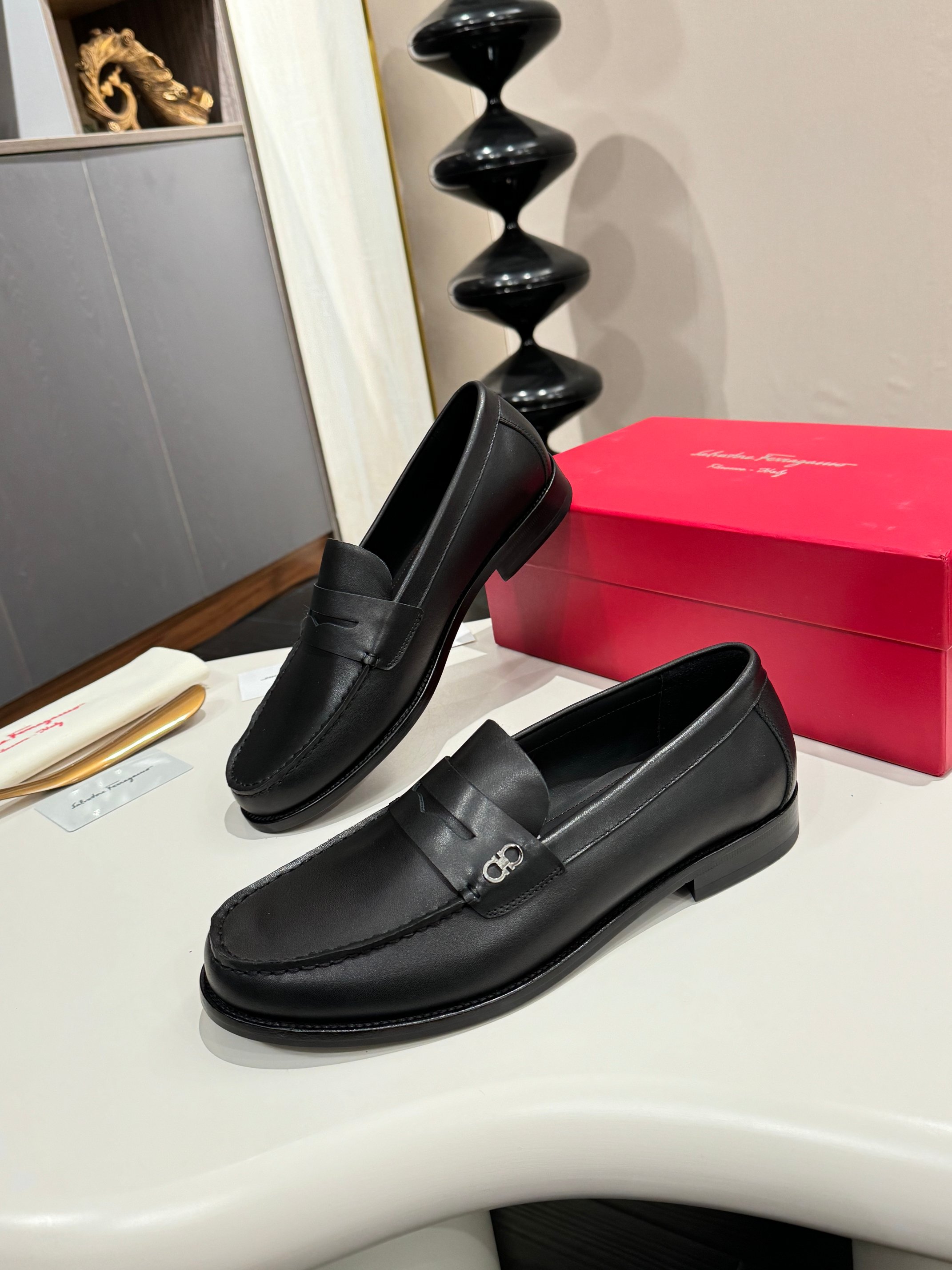 Ferragamo Style Black Leather Men's Shoes Men's Shoes Men's Shoes detail image 4 from source 783345