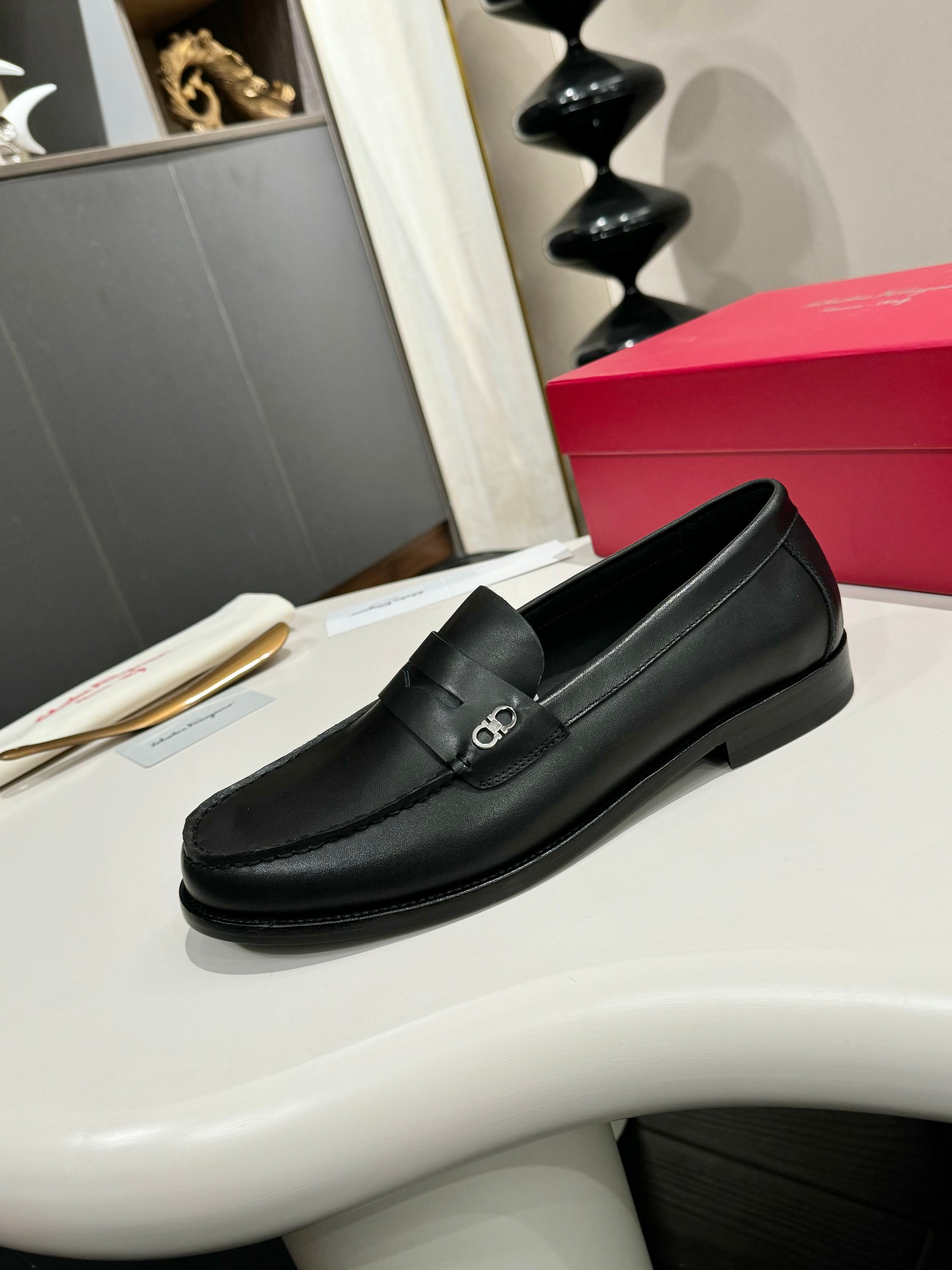 Ferragamo Style Black Leather Men's Shoes Men's Shoes Men's Shoes detail image 3 from source 783345