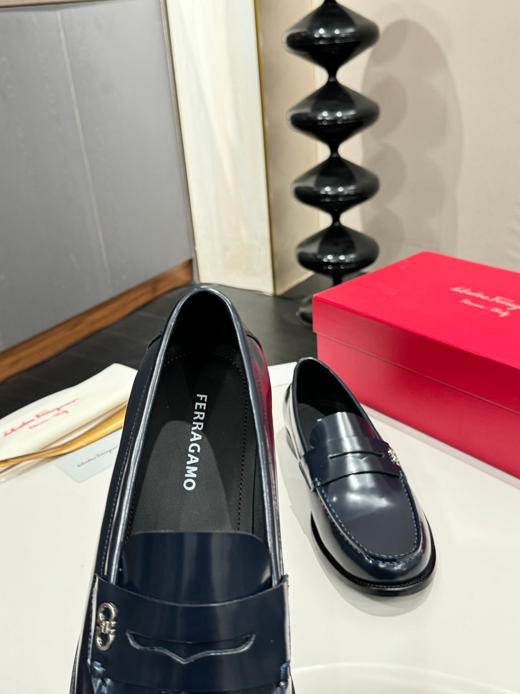 Ferragamo Style Black Leather Men's Shoes Men's Shoes Men's Shoes detail image 7 from source 783350