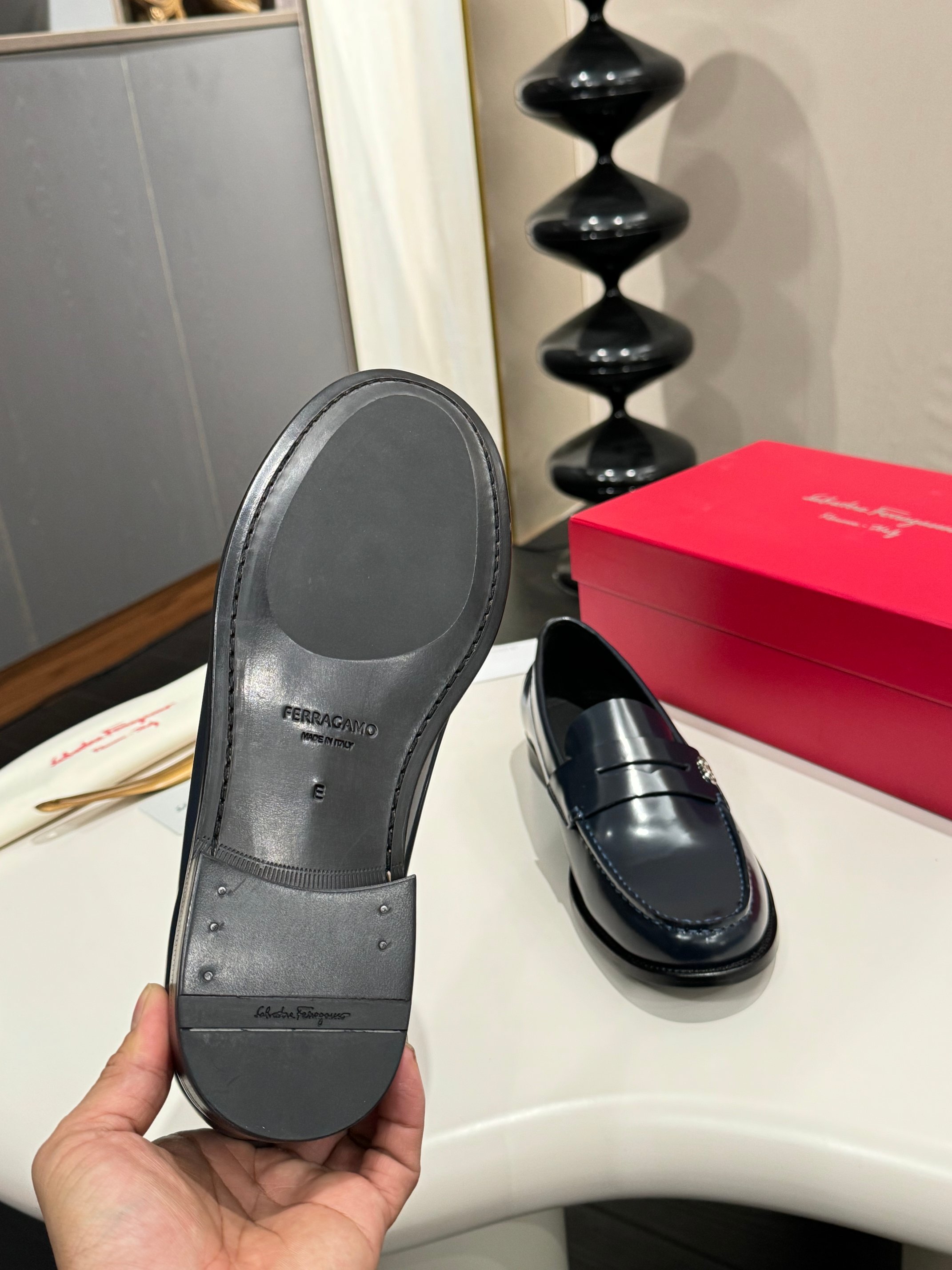 Ferragamo Style Black Leather Men's Shoes Men's Shoes Men's Shoes detail image 9 from source 783350