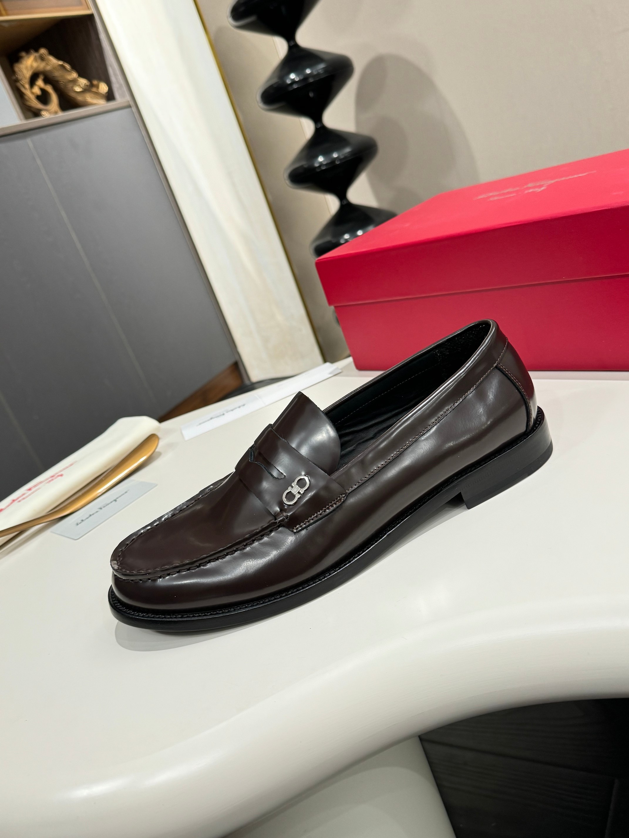 Ferragamo Style Black Leather Men's Shoes Men's Shoes Men's Shoes detail image 3 from source 783349