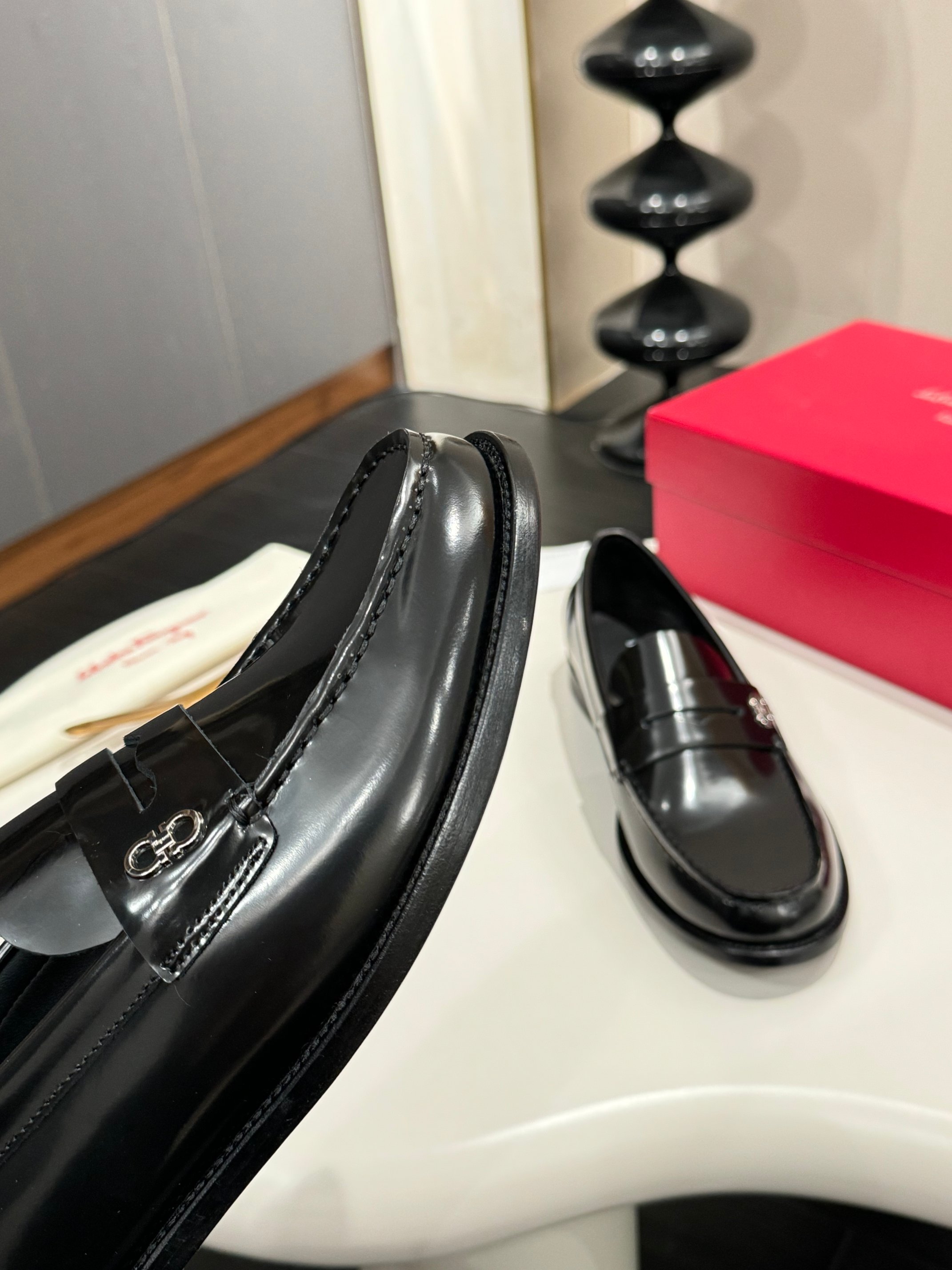 Ferragamo Style Black Leather Men's Shoes Men's Shoes Men's Shoes detail image 5 from source 783346