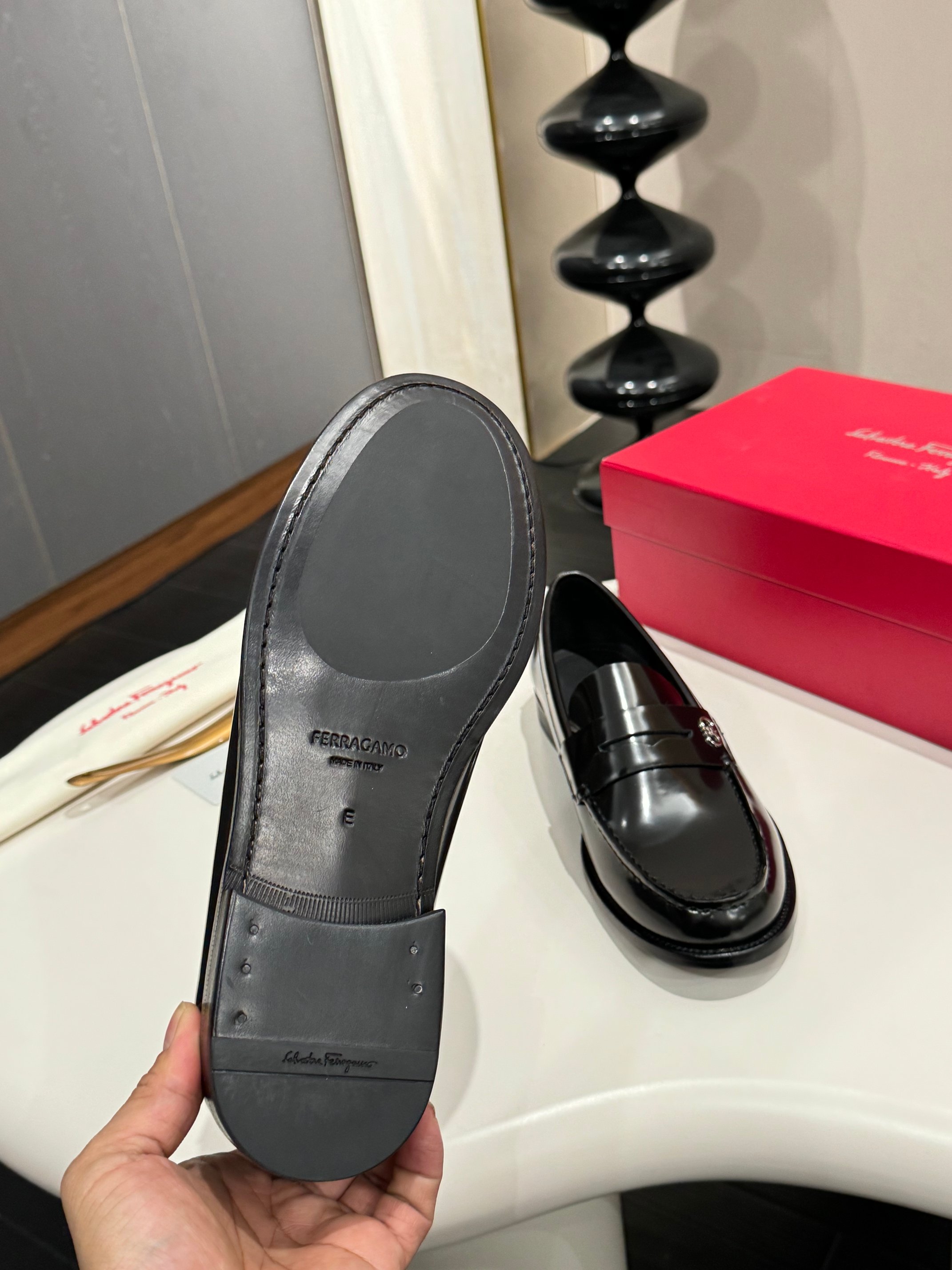 Ferragamo Style Black Leather Men's Shoes Men's Shoes Men's Shoes detail image 9 from source 783346