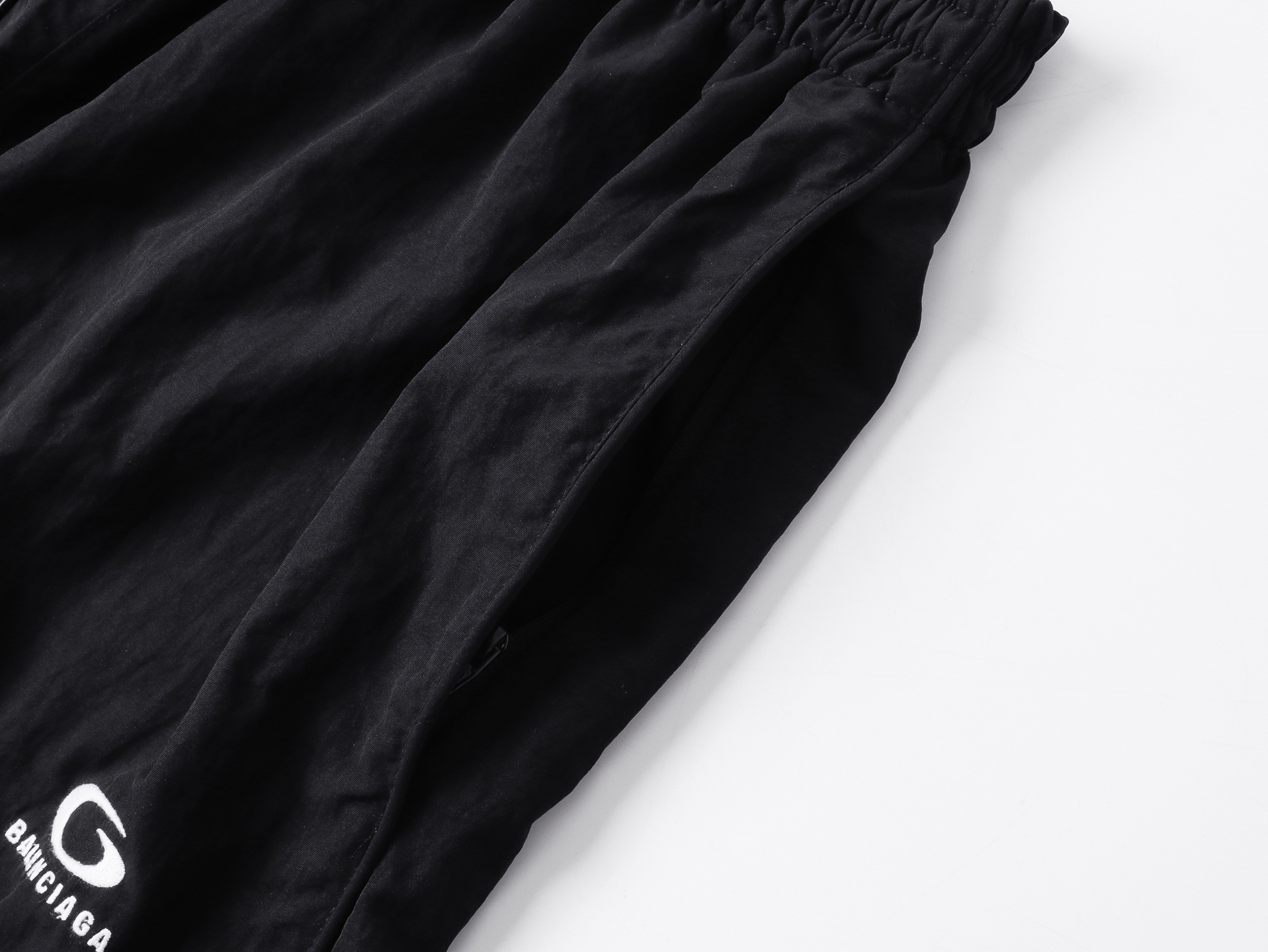 Balenciaga BLCG 巴黎世家 SS26 松紧腰带直筒休闲短裤