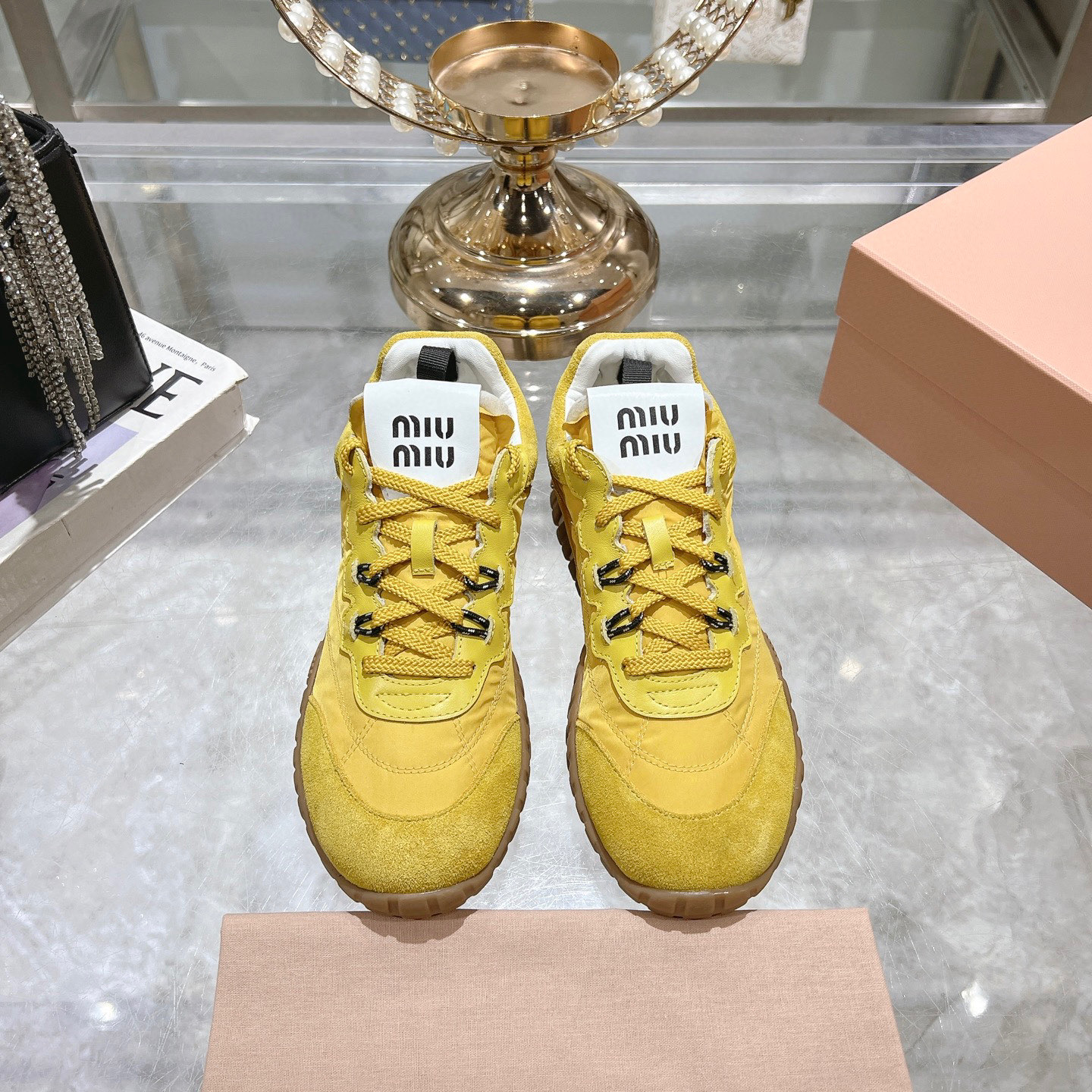 NO:224248,10 buckles, 25 biscuit shoes, Forrest Gump shoes, casual shoes, sports shoes, new spring and summer style, the latest popular avant-garde and bold design, the miu style is integrated into the simple lines of this thick-soled canvas sneaker, the chic logo is decorated on the tongue and back, embellished with retro, thick-soled design, bold and innovative avant-garde, comfortable and breathable on the feet, and the color is also very versatile, 34-41 (34 41 customized), casual shoes/sneakers, miumiu, sneakers19860909饰扣10缪缪25饼干鞋 阿甘鞋休闲鞋运动鞋 春夏新款 最近爆款前卫大胆的设计 miu风格融于此款厚底帆布运动鞋的简约线条 别致徽标饰于鞋舌与背后,点缀复古 厚底设计 大胆创新前卫 上脚舒适透气 颜色也很百搭码数34-41 (34 41订做),休闲鞋/运动鞋,miumiu,sneakers,Women's Shoes