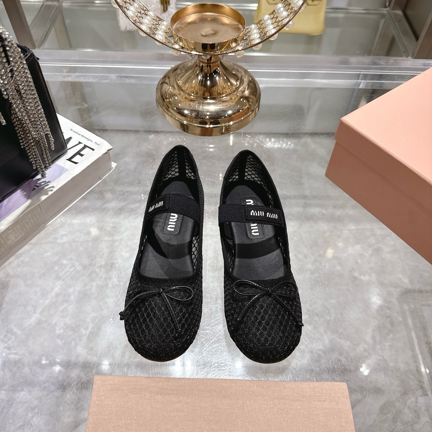 NO:246906,New spring and summer styles, mesh breathable ballet shoes, Miao family integrates the agility of ballet into daily life, so beautiful that it is so fairy!  Super soft mesh, the foot is very high-end, salty, sweet and versatile, single item conveys an attitude with style. The upper is special mesh and footbed sheepskin, and the Italian imported leather sole!  Number of sizes: 35–40 (40 custom made without return) with original packaging, ballet shoes, sheepskin, Leather soles19860909春夏新款 网面透气芭蕾舞鞋缪家以芭蕾的灵动意韵融于日常,美的不要啦 太仙女啦！超软的网面 上脚特别高级可盐可甜百搭单品用风格传递一种态度.鞋面特殊网垫脚羊皮,意大利进口真皮大底！码数:35–40（40订做不退换）配原版包装,芭蕾舞鞋,sheepskin,Leather soles,Women's Shoes