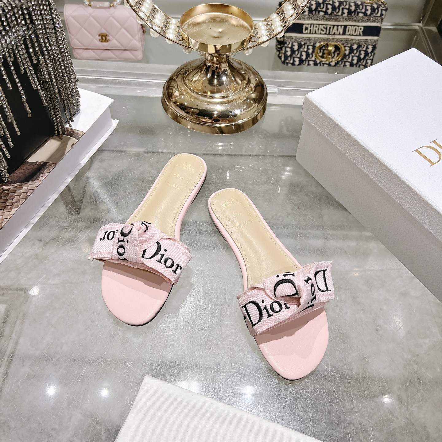 Dior J'ADIOR 迪奥 Dior 2026 早春新款高定系列Dentelle高跟蝴蝶结女鞋 CD字母logo立体刺绣方头露趾拼色凉拖鞋 市面