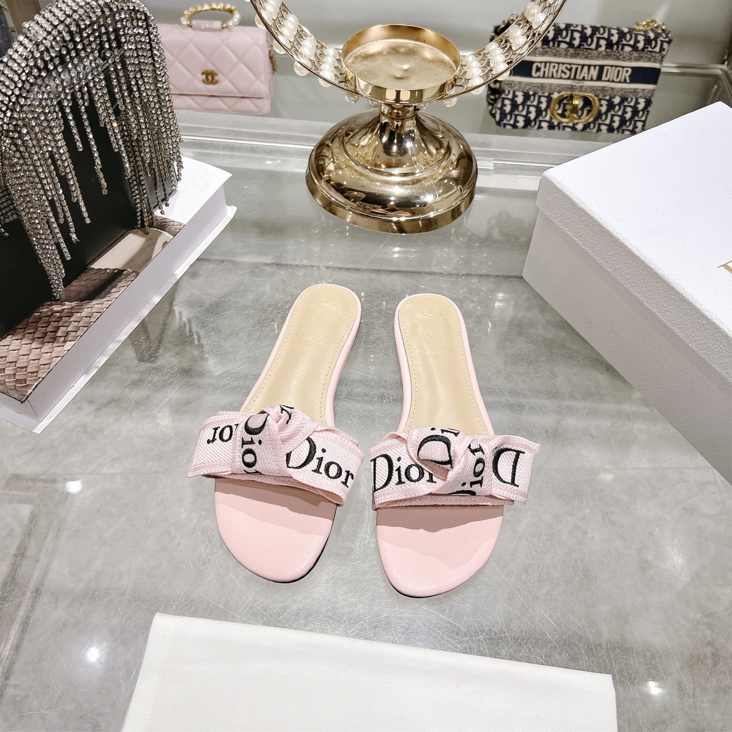 Dior J'ADIOR 迪奥 Dior 2026 早春新款高定系列Dentelle高跟蝴蝶结女鞋 CD字母logo立体刺绣方头露趾拼色凉拖鞋 市面