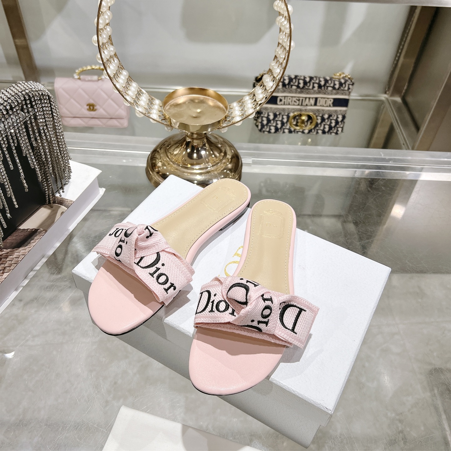 Dior J'ADIOR 迪奥 Dior 2026 早春新款高定系列Dentelle高跟蝴蝶结女鞋 CD字母logo立体刺绣方头露趾拼色凉拖鞋 市面