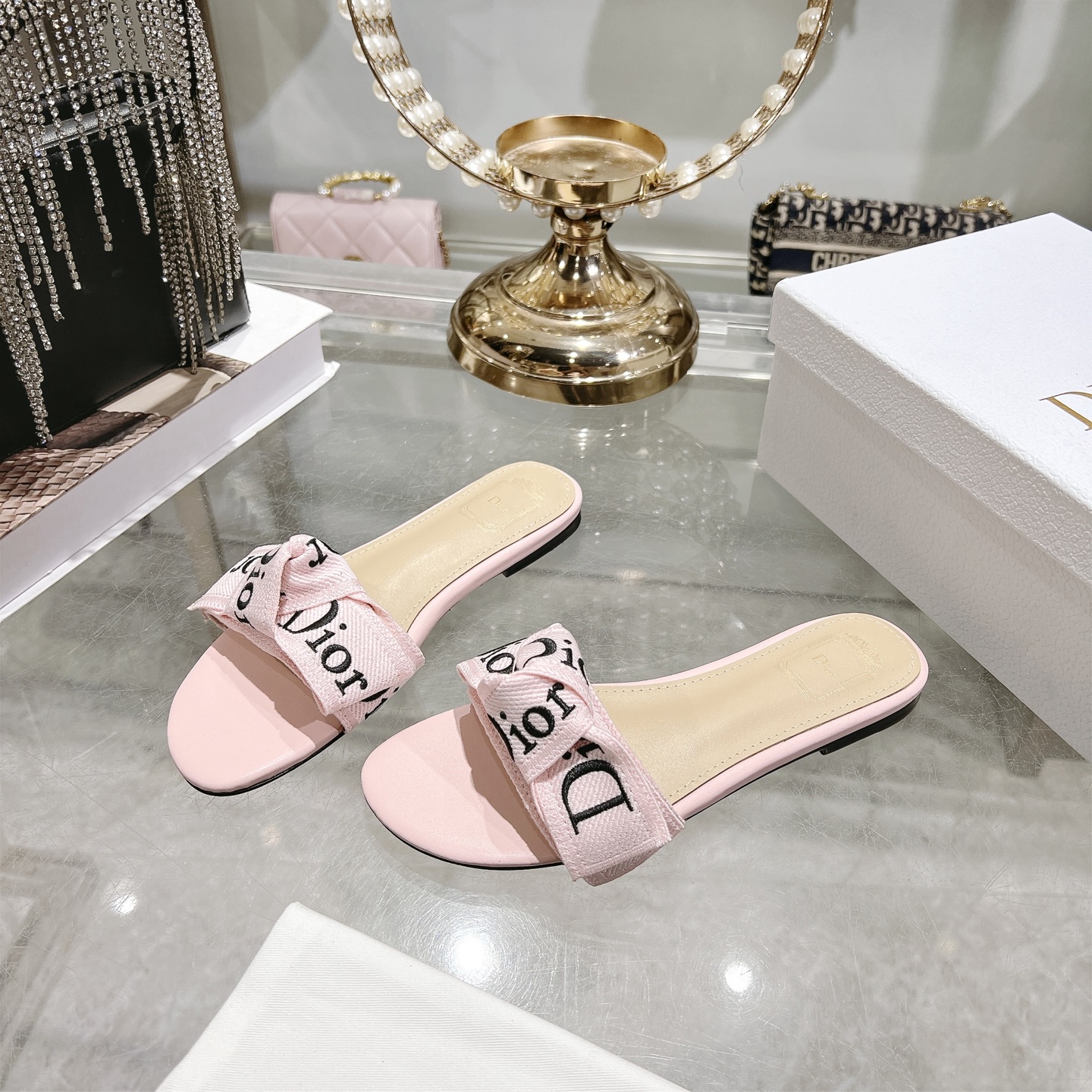 Dior J'ADIOR 迪奥 Dior 2026 早春新款高定系列Dentelle高跟蝴蝶结女鞋 CD字母logo立体刺绣方头露趾拼色凉拖鞋 市面