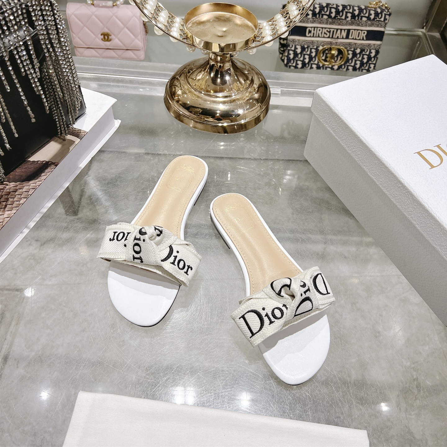 Dior J'ADIOR 迪奥 Dior 2026 早春新款高定系列Dentelle高跟蝴蝶结女鞋 CD字母logo立体刺绣方头露趾拼色凉拖鞋 市面