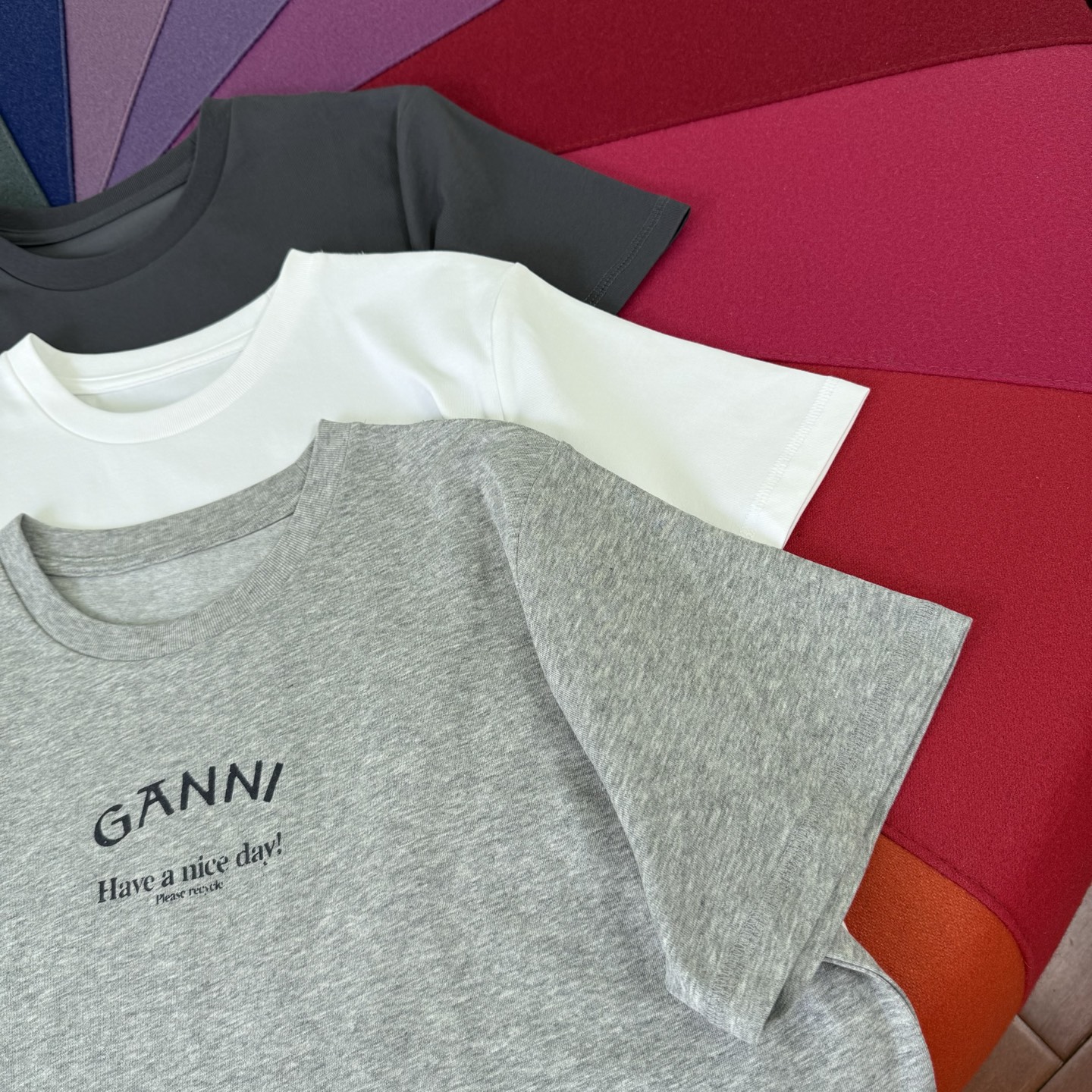 Minimalist Nordic Style T-Shirt for Women - Lightweight Cotton Blend 4 i1746541089371 471 0 2
