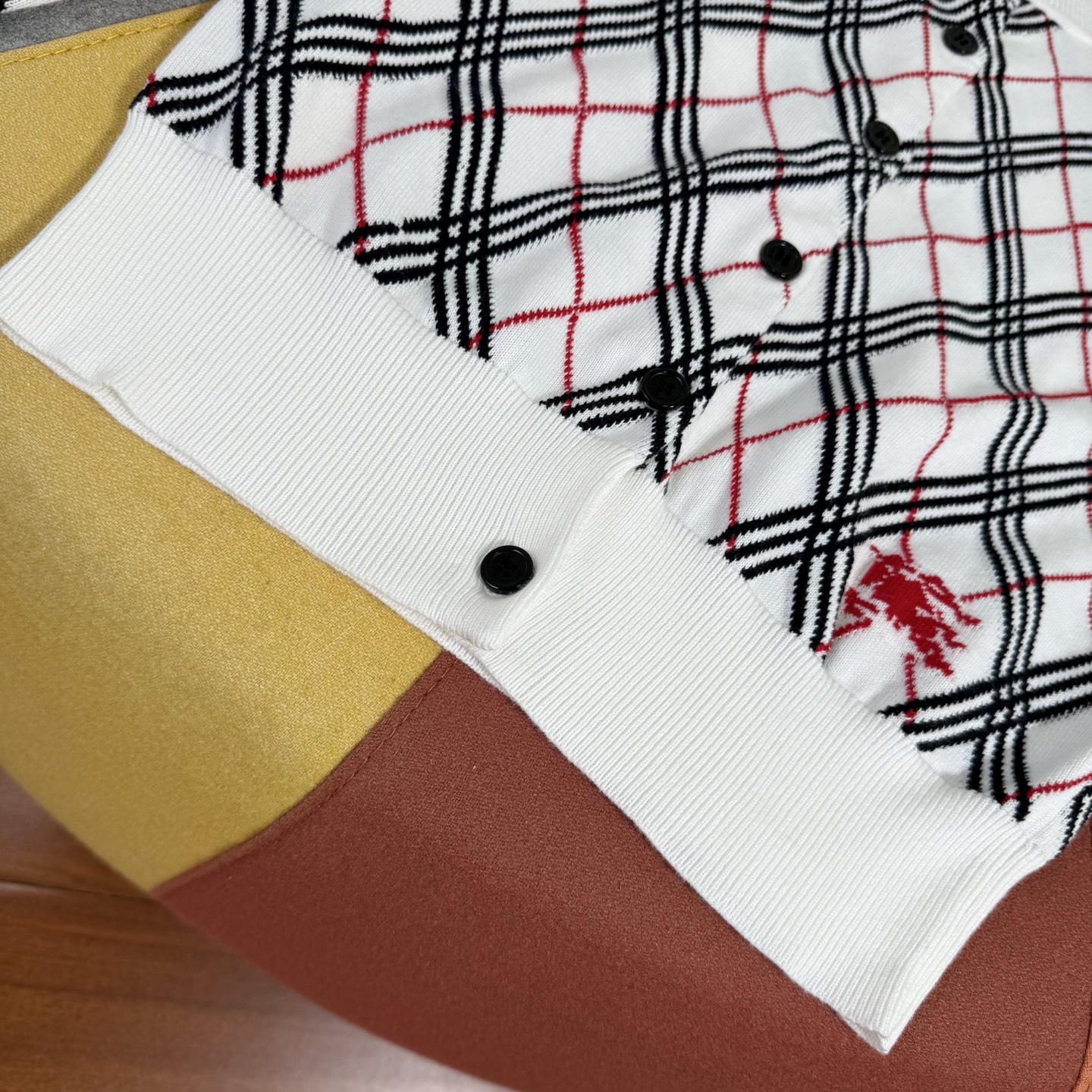 Autumn Knitted Cardigan Sweater for Women, Cropped Fit with Jacquard Plaid Design 8 i1753889673331 8243 0 6