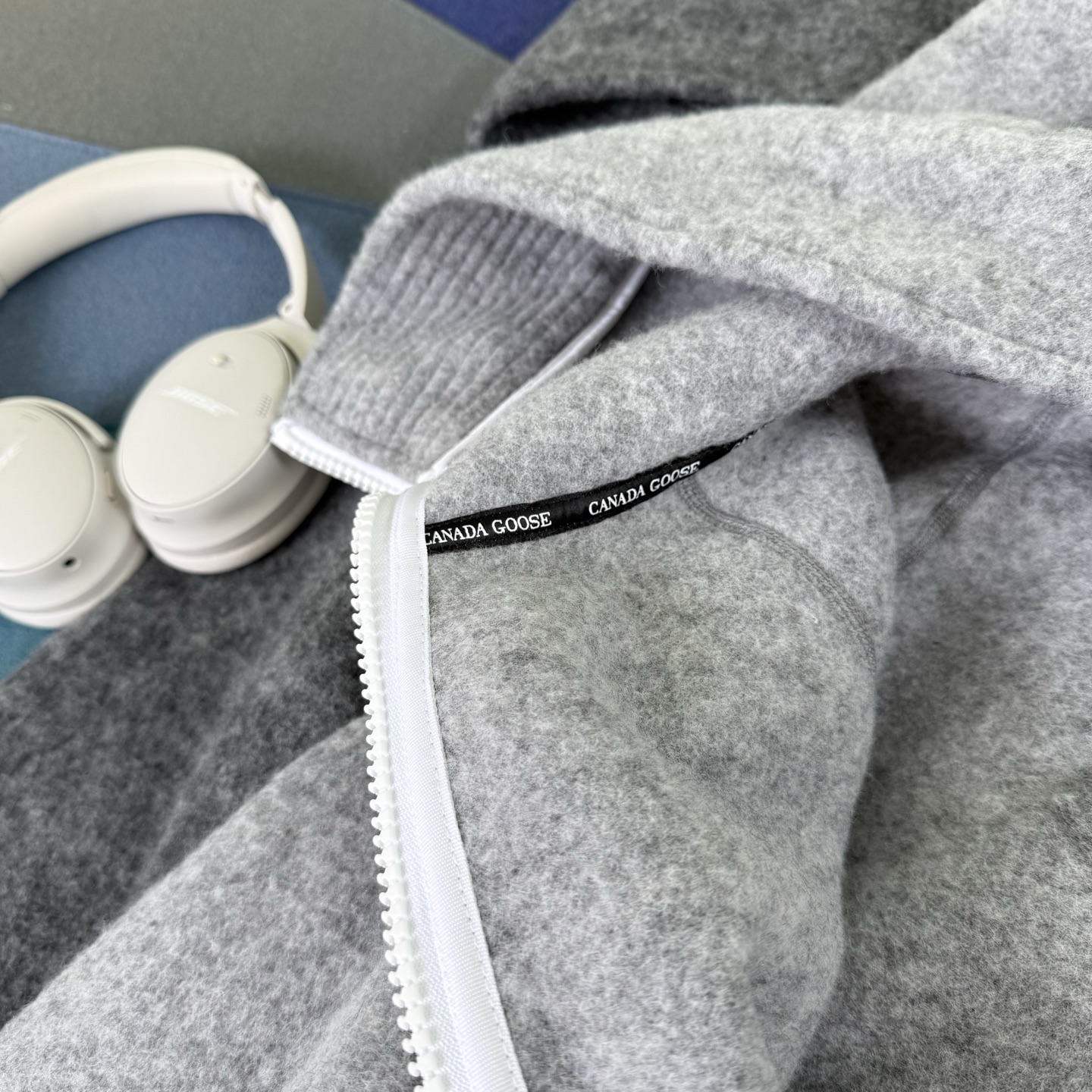 Cozy Lambswool Fleece Hooded Jacket - Warm, Stylish, and Practical 5 i1757411050391 9224 0 3