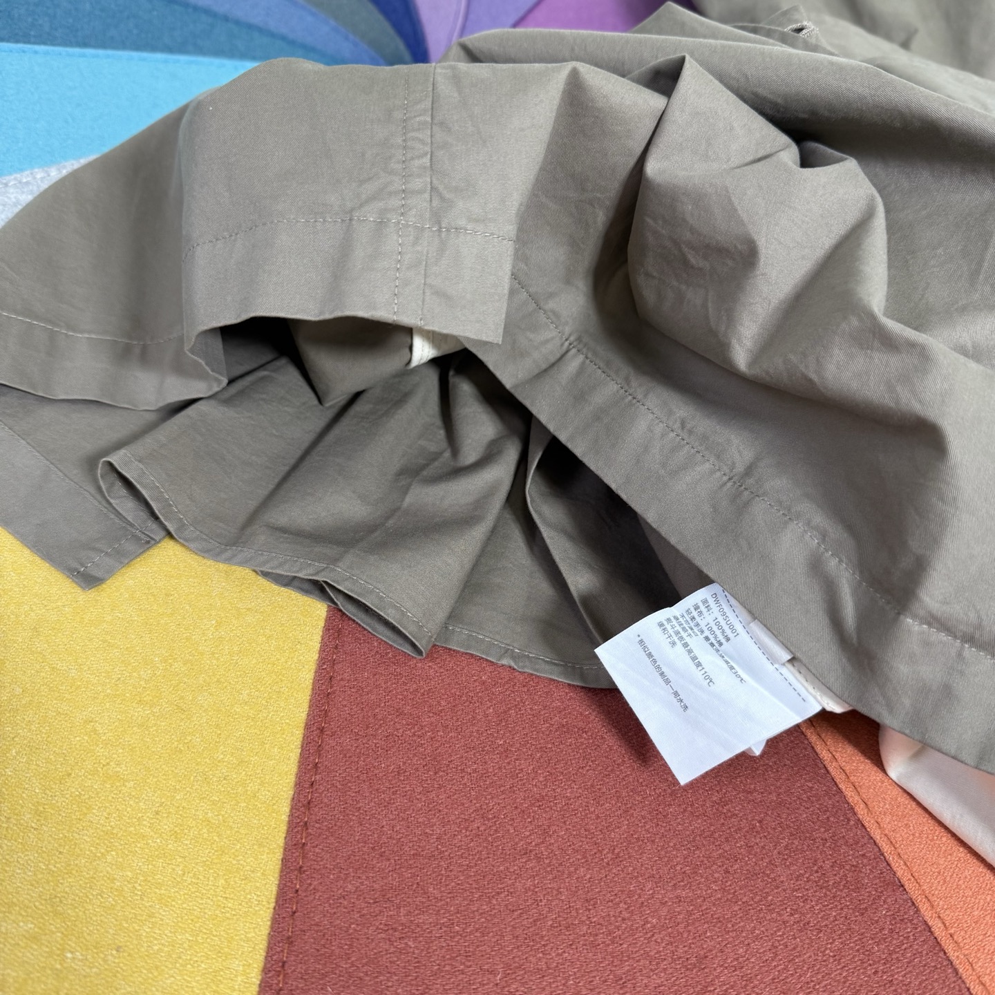 Women's Minimalist Windbreaker Jacket - Lightweight, Loose Fit, Unique Color 9 i1757511325693 5748 0 7