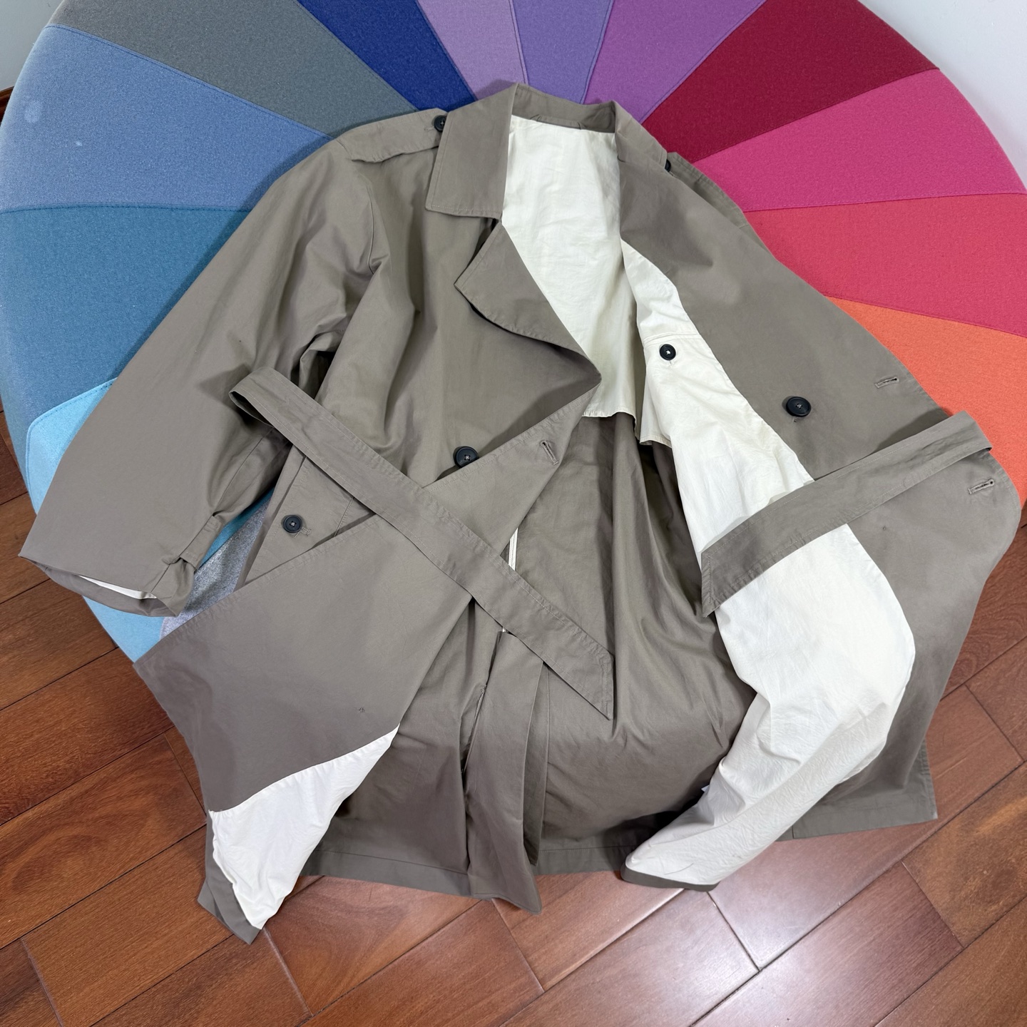 Women's Minimalist Windbreaker Jacket - Lightweight, Loose Fit, Unique Color 6 i1757511325693 9907 0 4