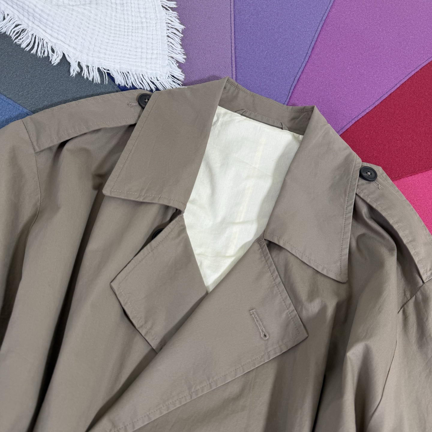 Women's Minimalist Windbreaker Jacket - Lightweight, Loose Fit, Unique Color 3 i1757511327791 1470 0 1