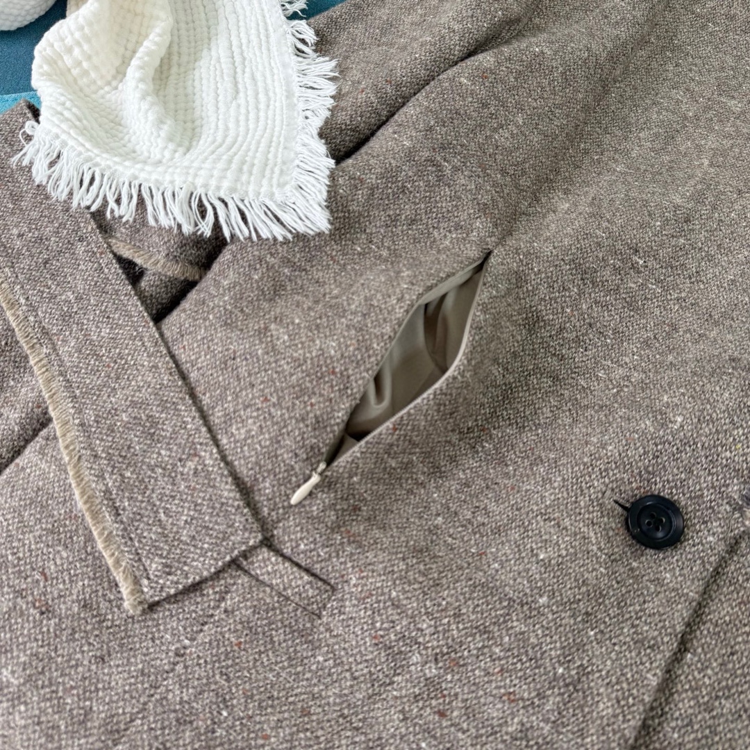 BC Italian Blend Linen Wool Coat with Raw Edge Detail and Multi-Function Design 6 i1758864177 1963 0