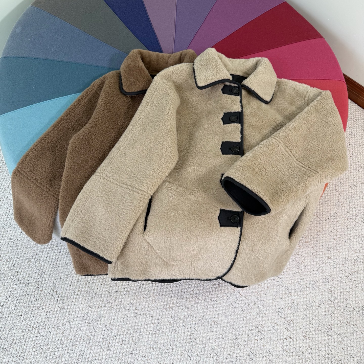 Cozy Faux Shearling Jacket with Leather Trim – Thick, Warm, and Stylish