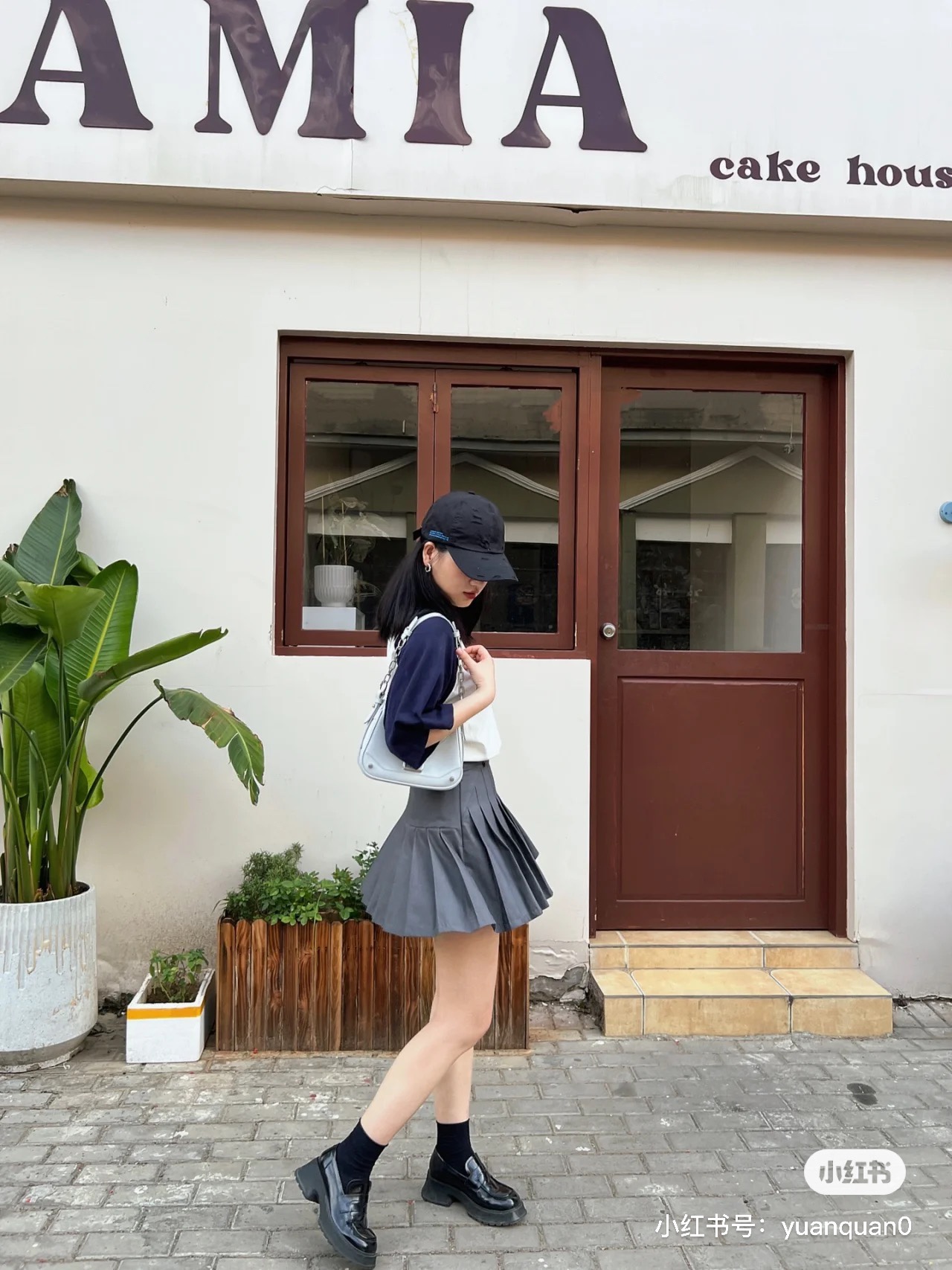 NO:840930,This one is so easy to wear, it’s versatile and reduces age, and behind the top is a C-position girl group debut!  It can be matched with any T-shirt, it is a versatile item, and the fit is also very good, making your legs slimmer and longer, tees, t-shirt,19860909这款也太好穿了吧,百搭减龄,上身后就是C位女团出道！随便一个 T恤都能配上,简直就是百搭神器,而且版型也特别好,显瘦又显的腿长,,tees，t-shirt,,Women's clothing