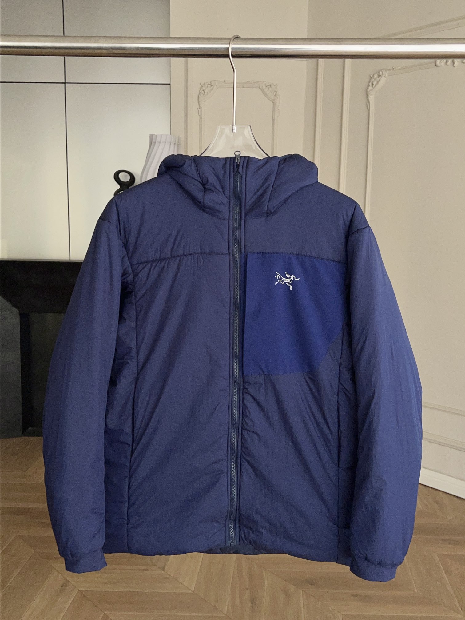 ARCTERYX/始祖鸟PROTONLTHOODY防风男子滑雪保暖棉服Proton系列轻量保暖系列又是人