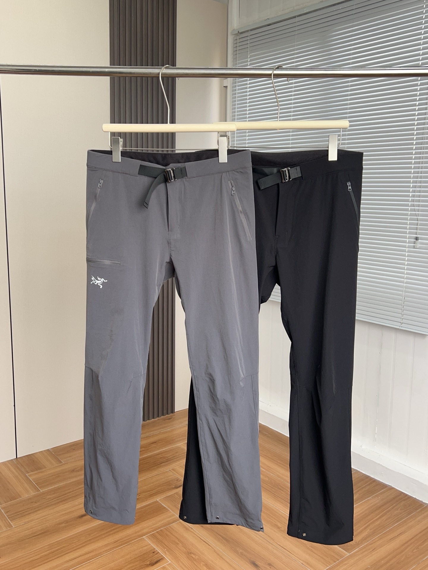 ARC‘TERYX/始祖鸟 皮肤裤轻量科技春夏薄款工装登山冲锋直筒休闲裤男
王炸牛裤!鼎力推荐!真正的