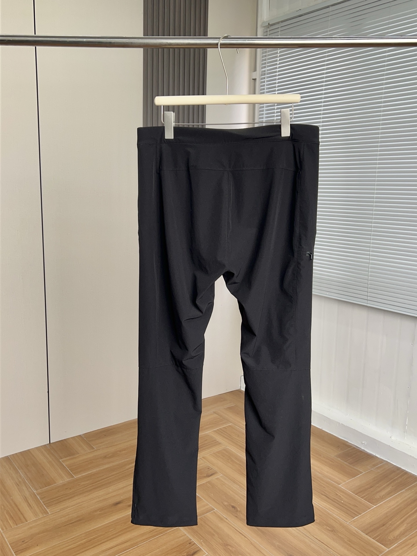 ARC‘TERYX/始祖鸟 皮肤裤轻量科技春夏薄款工装登山冲锋直筒休闲裤男
王炸牛裤!鼎力推荐!真正的