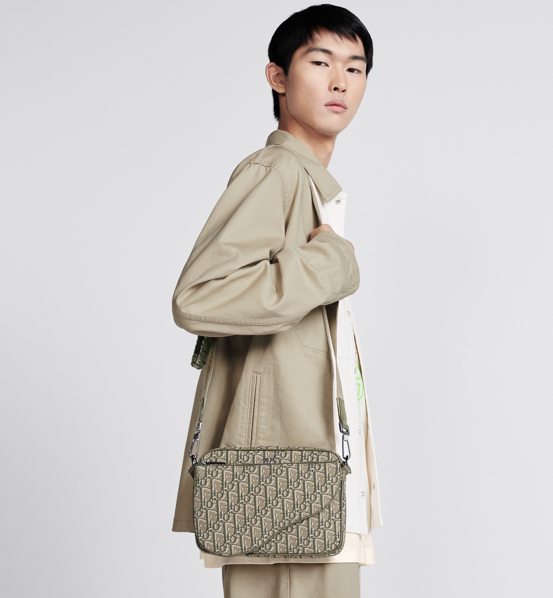 Dior Oblique Jacquard Messenger Bag, Stylish and Functional Crossbody Bag 1 i1714401930 3823 6