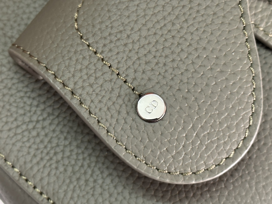 Dior Oblique Green Mini Saddle Bag, Iconic Design with Modern Details 6 i1714921817 1187 1