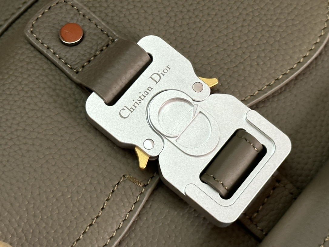 Dior Oblique Green Mini Saddle Bag, Iconic Design with Modern Details 7 i1714921817 2309 0