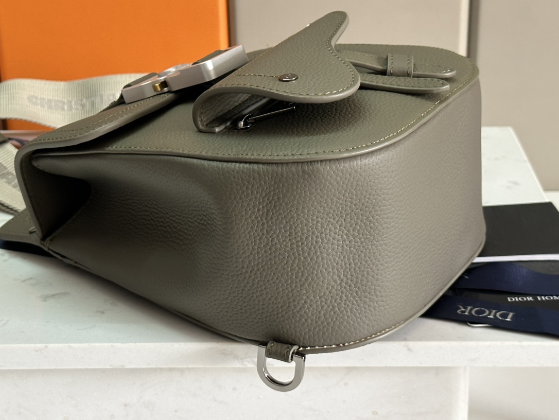 Dior Oblique Green Mini Saddle Bag, Iconic Design with Modern Details 5 i1714921817 595 4