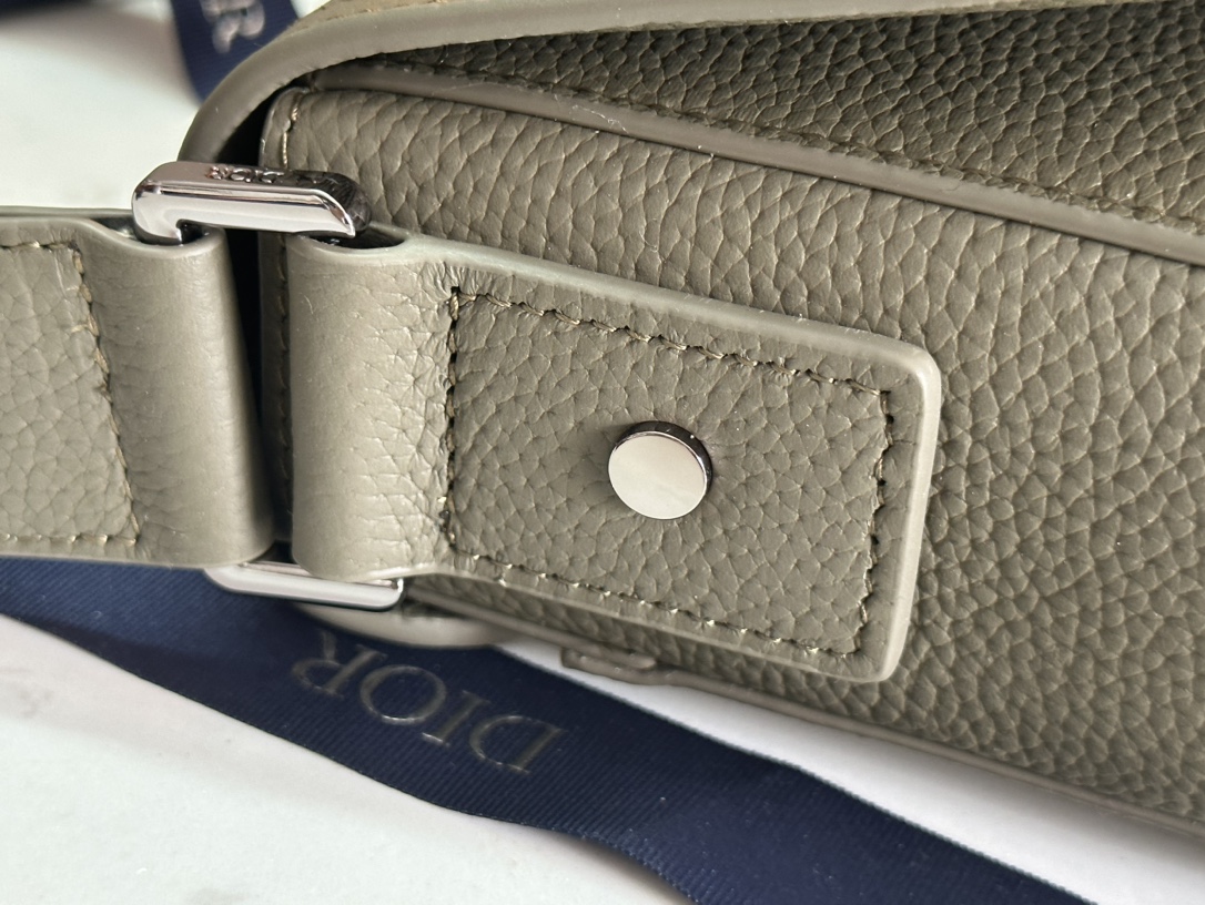 Dior Saddle Messenger Bag, Mini Khaki Oblique Canvas and Grained Calfskin 5 i1714921967 4923 4
