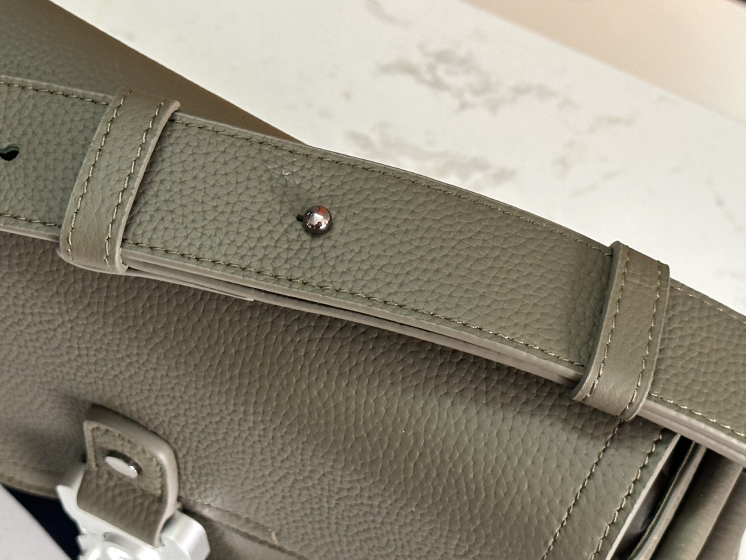 Dior Saddle Messenger Bag, Mini Khaki Oblique Canvas and Grained Calfskin 8 i1714921968 6527 8