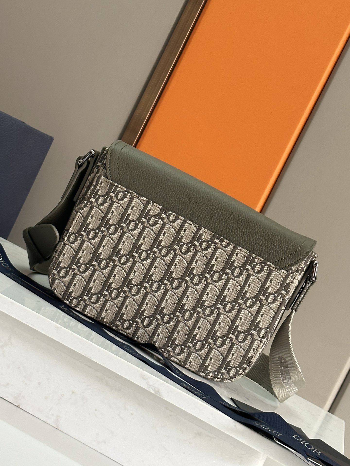 Dior Oblique Saddle Messenger Bag, Khaki Jacquard and Grained Calfskin 3 i1714922293 882 2