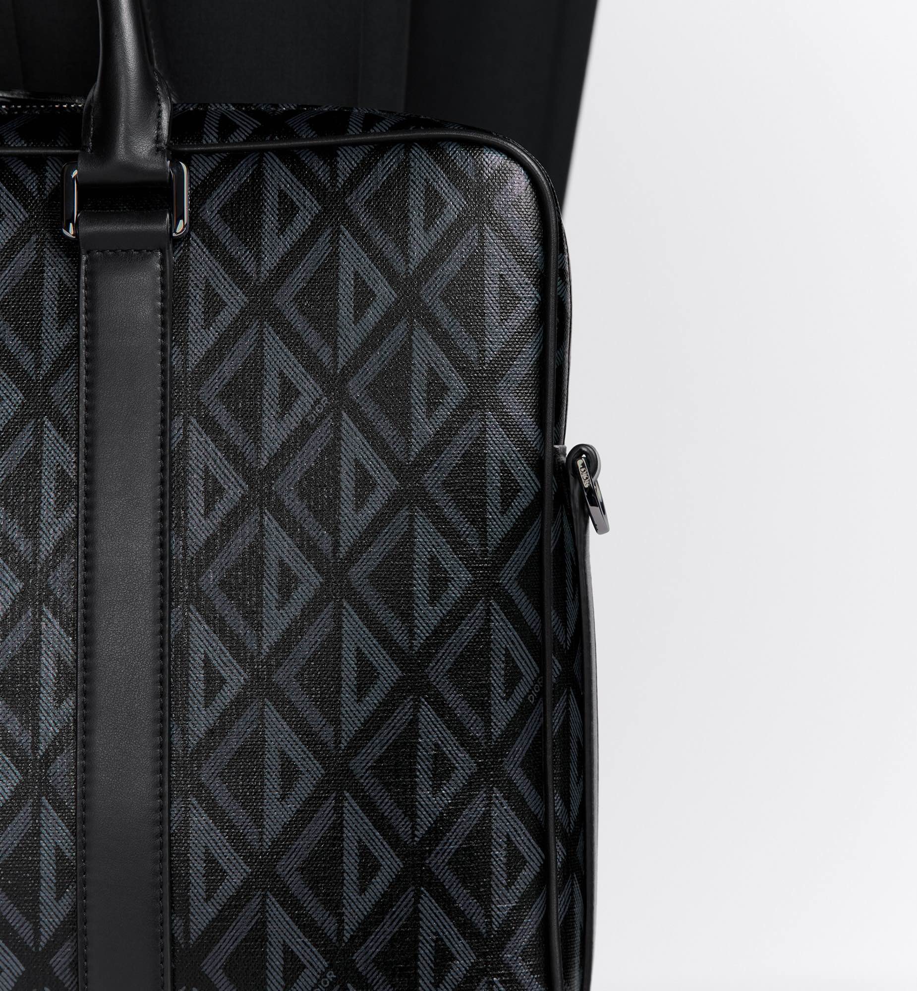 Quite a detail. High quality, fine debts! - 图片 4