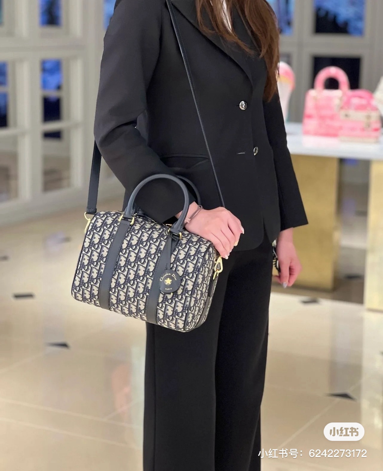 NO:213404,Cabinet sister's upper body renderings, Dior, Dior19860909柜姐上身效果图,迪奥,dior,Bag