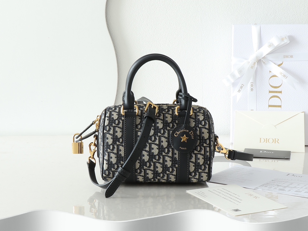 NO:213408,Dior Groove 20 handbag 