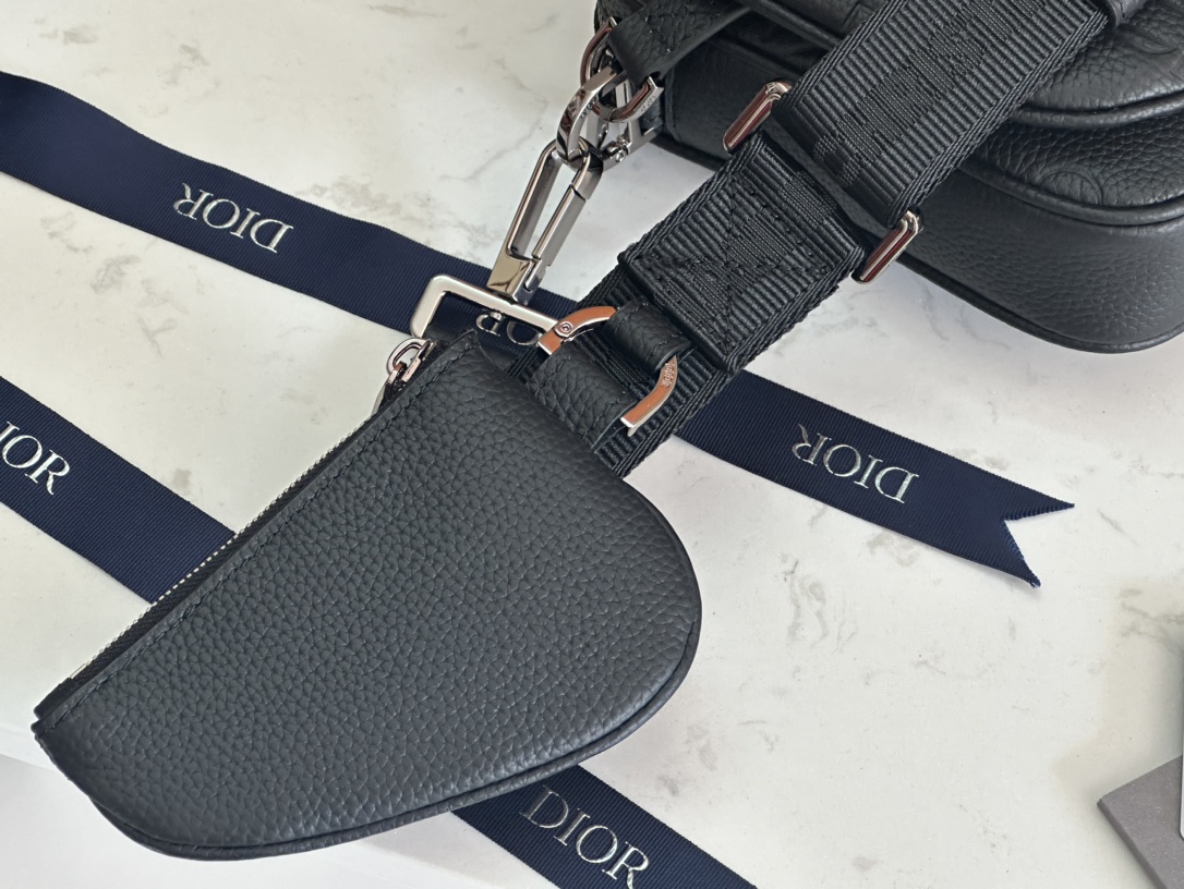 Dior Black Oblique Embossed Leather Saddle 3-in-1 Messenger Bag 8 i1728108413 1312 0