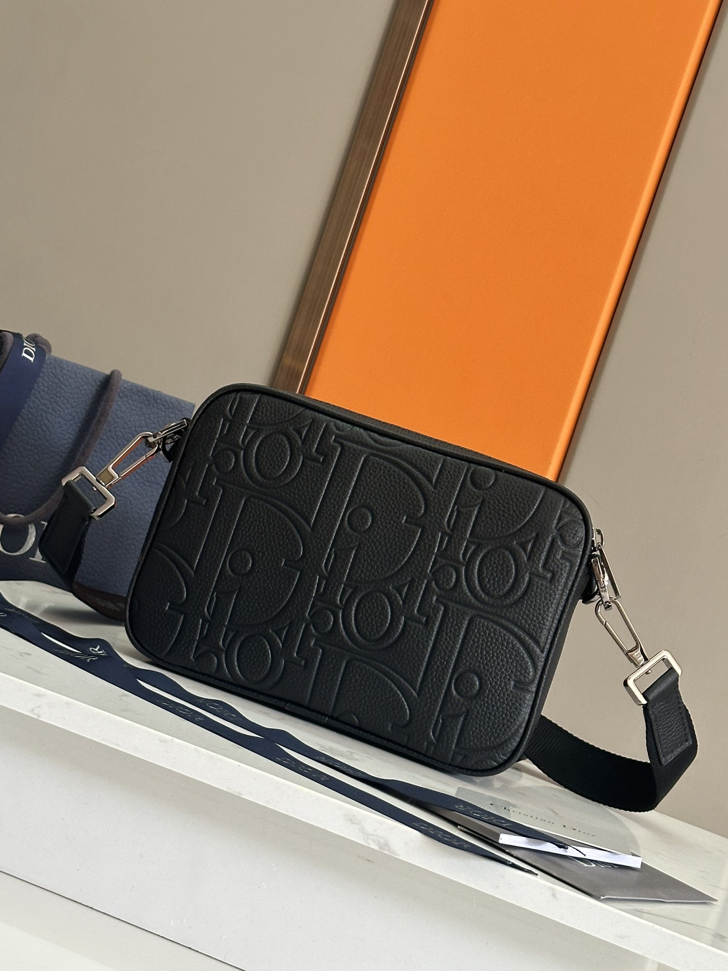 Dior Black Oblique Embossed Leather Saddle 3-in-1 Messenger Bag 4 i1728108413 1828 2